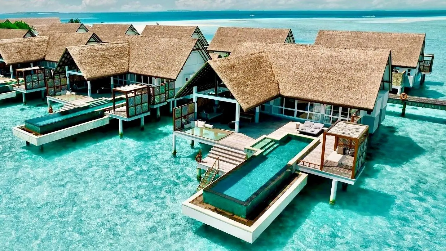 Four Seasons Landaa Giraavaru – Four Seasons Landaa